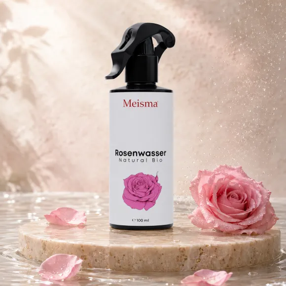 Gesichtsmassage mit Bio-Rosenhydrolat und Meisma Gesichtscreme