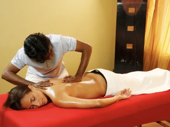 Ganzheitliche Ayurveda Massage für Entspannung in Berlin